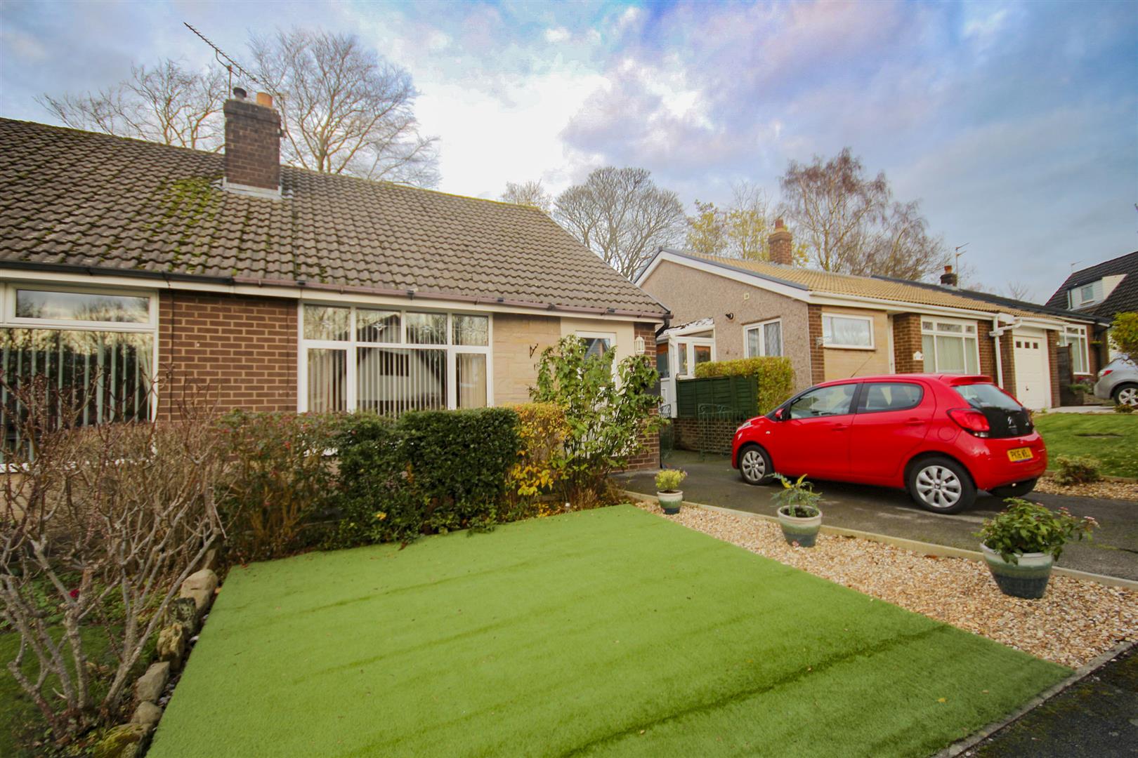 2 Bed Bungalow For Sale - Main Image